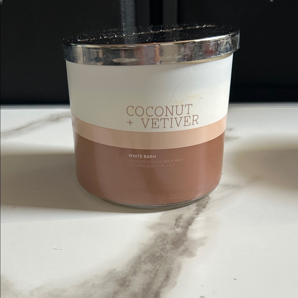 White Barn Coconut + Vetiver Candle - White and Tan